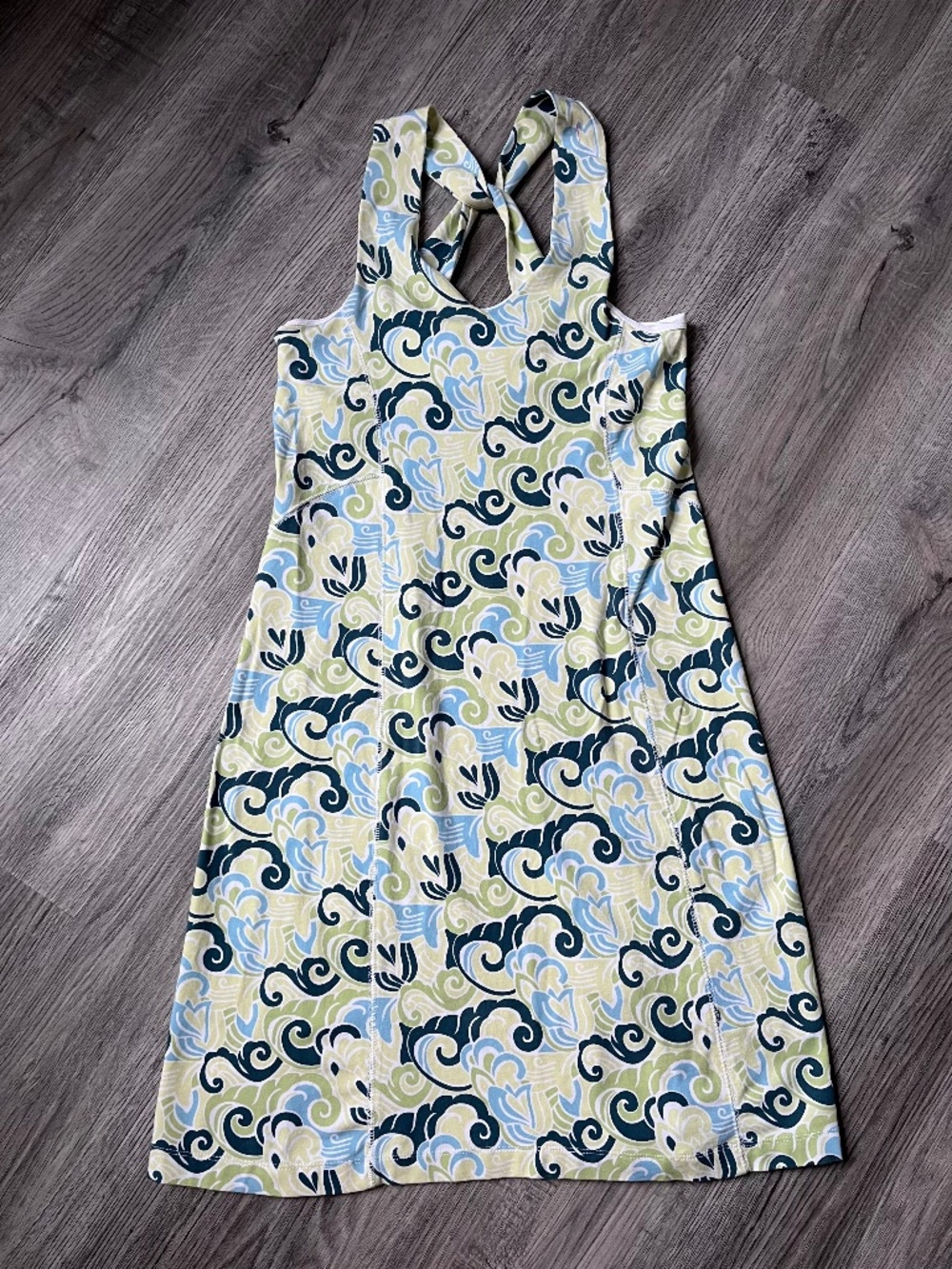Title Nine Dress Women’s Small wave print Built In Bra Beach Golf Tennis Pocket